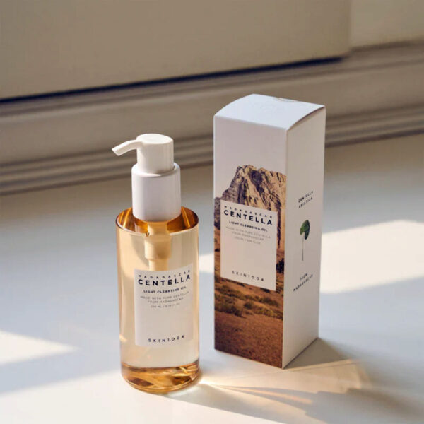 Madagascar Centella Light Cleansing Oil 200ml. - Imagen 2